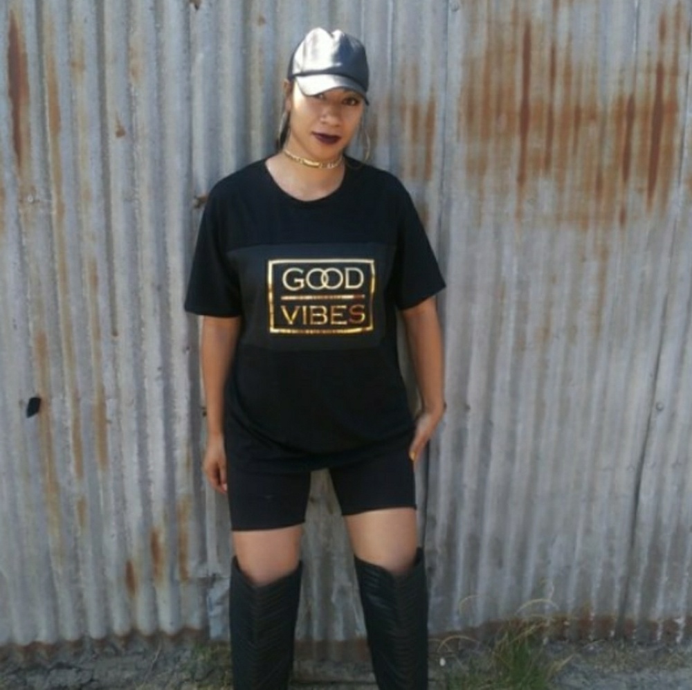 'GOOD VIBES' black t-shirt